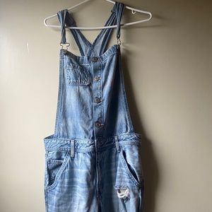 American Eagle L distressed overalls